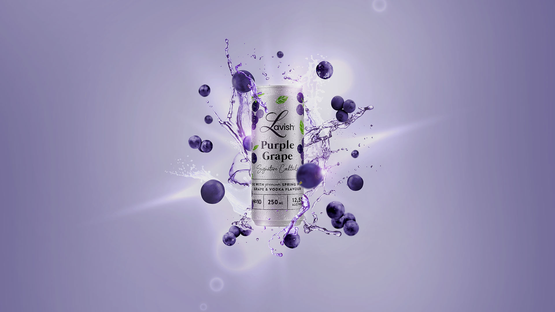 Кен Lavish Purple Grape с лилаво грозде на тъмнолилав фон